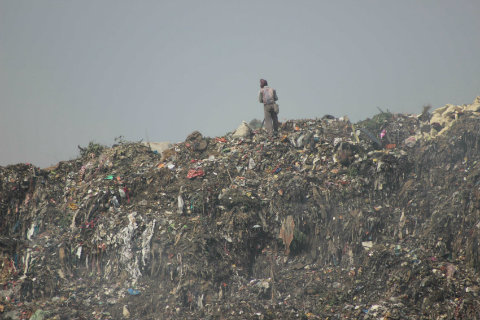 6_Bhalswa_man_salvaging_recyclable_materials 2