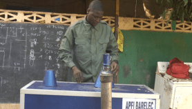 Un Nigérien met au point un purificateur de fumées industrielles