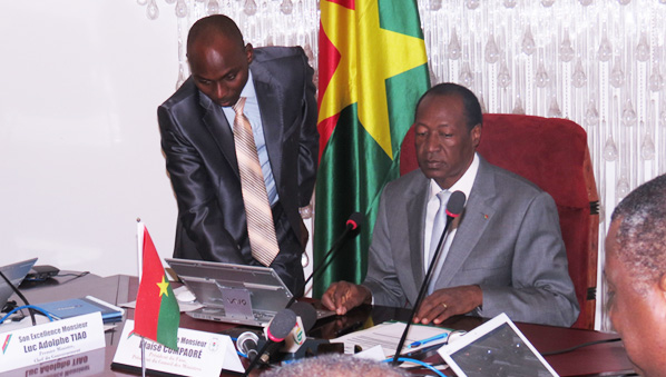 Burkina e-cabinet meeting Small