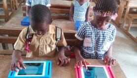 La COVID-19 provoque le boom du télé-enseignement en Afrique