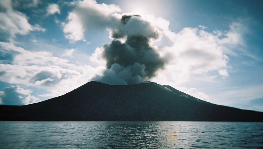 Tavurvur volcanic eruption - main