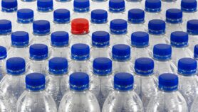 La pandémie accroît la demande en eau en bouteille et la pollution