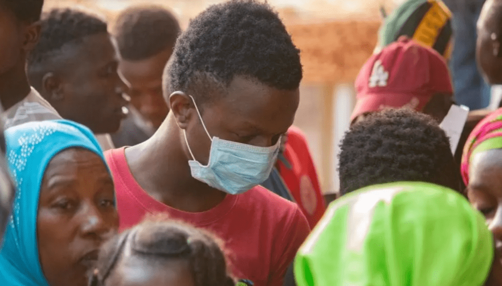 Man wearing facial mask. Credit image :   World Bank Photo Collection (CC BY-NC-ND 2.0)