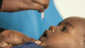 Renforcer la vaccination de routine pour enrayer la résurgence de la polio