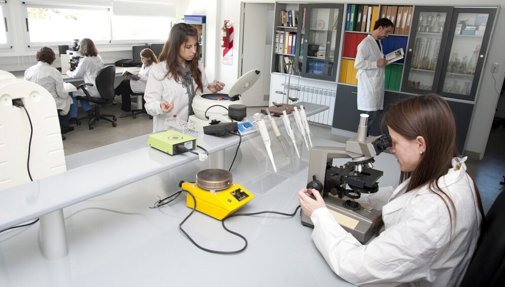 cientificos-MInisterio-Ciencia-Argentina.jpg