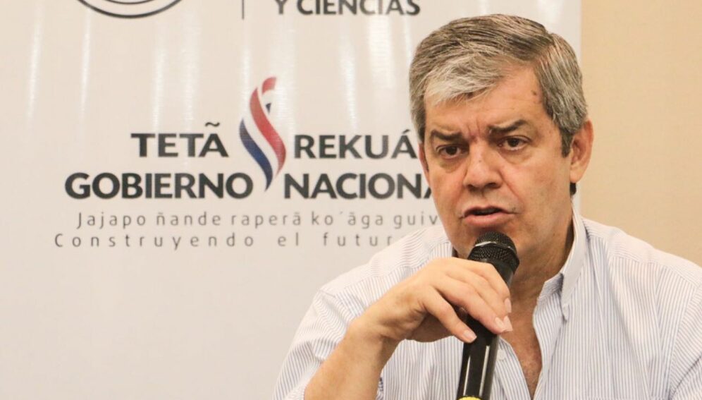 Enrique-Riera-ministro-de-Educacion-y-Ciencias-Paraguay-Agencia IP.jpg
