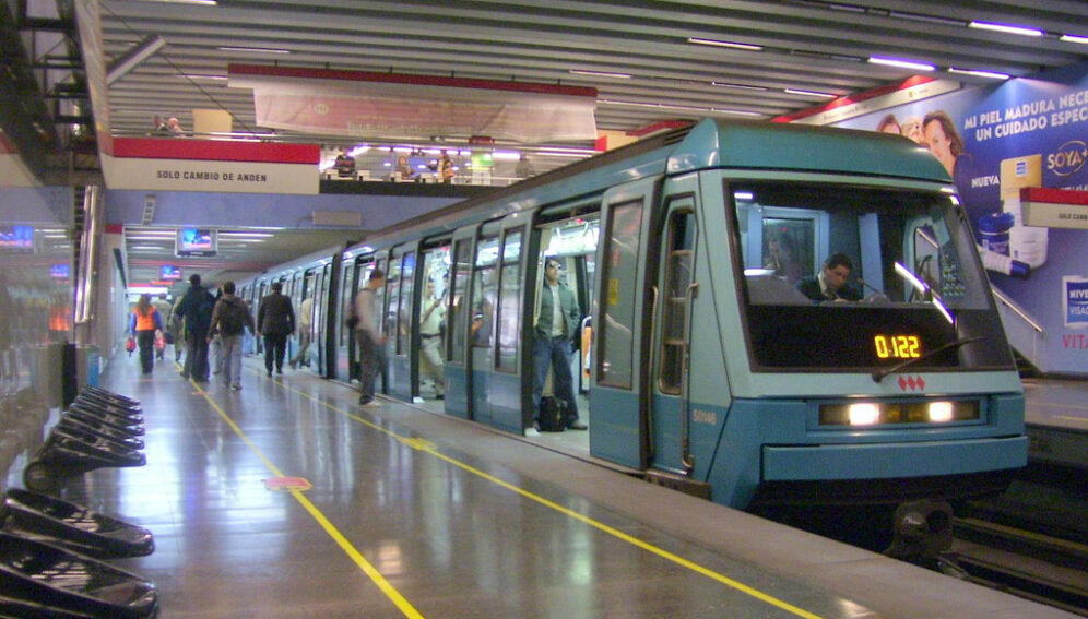 Metro Santiago Ariel Cruz Pizarro