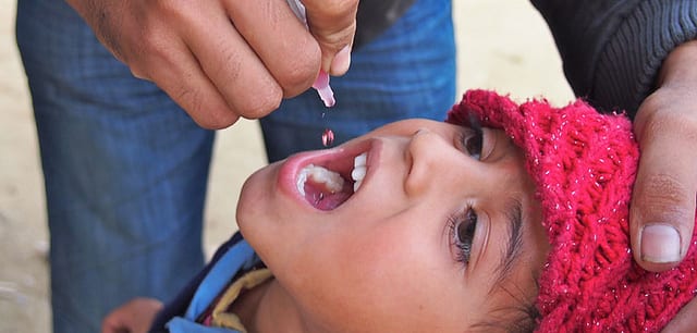 NiÃ±o gotas polio CDC