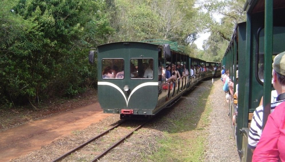 Tren_ecolÃ³gico_de_la_Selva_Parque_Nacional_IguazÃº.jpg