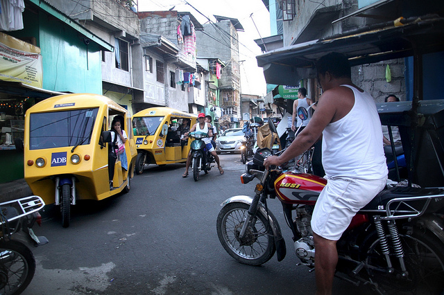 E-Trikes_in_Manila_Flickr_Asian Development Bank.jpg