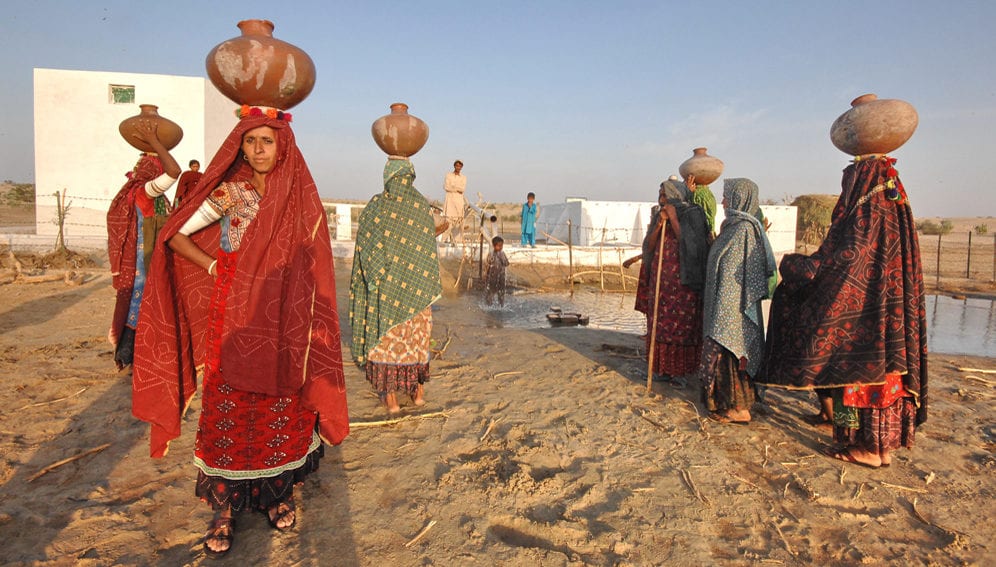 Pakistan women water - main