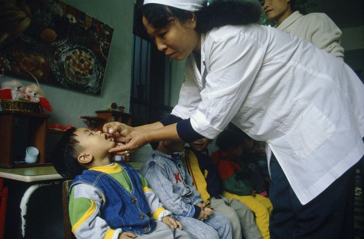 Polio immunisation for children