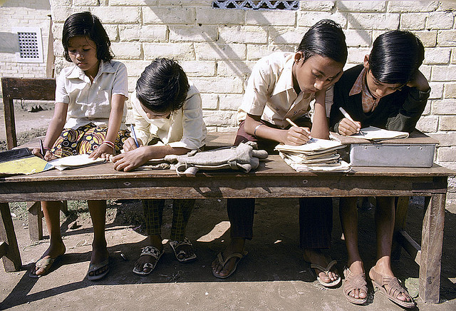 Schoolchildren in India_World Bank Photo Collection