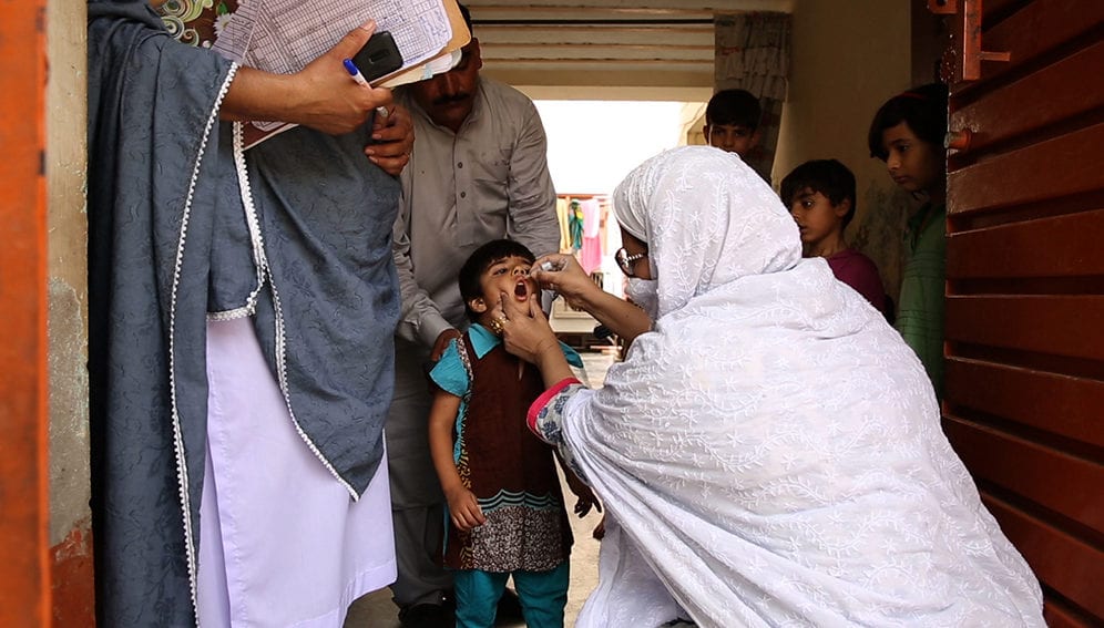 Pakistan polio vaccination - main