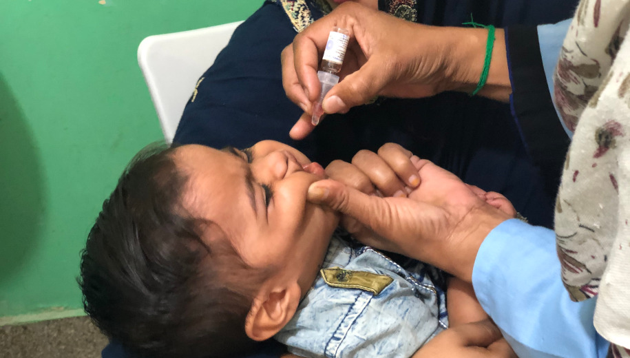 Pakistan polio vaccination - main