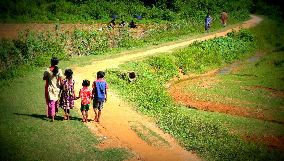 File source: http://commons.wikimedia.org/wiki/File:Village_children_in_Bangladesh.jpg