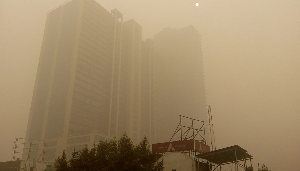 Smog_fog_in_Delhi
