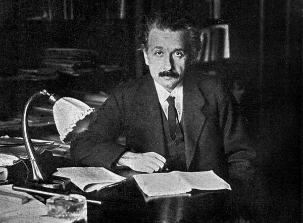 Albert_Einstein_photo_1920_Old photo_authour unknown_Wikicommons