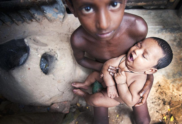 Newborn baby in Dhaka_Flickr_United Nations Photo (FILEminimizer)
