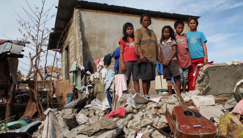 Typhoon_Haiyan_Poverty Pio Arce_Genesis Photos _World Vision (FILEminimizer)