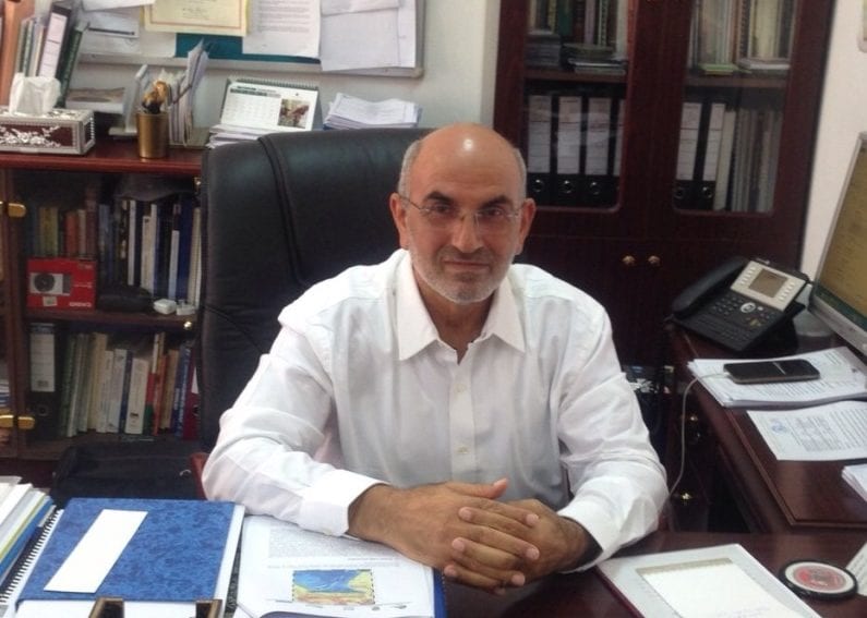 Dr. Issa Al-Hussein