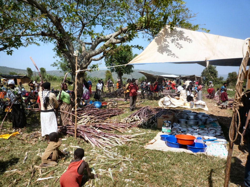 Juru weekly market in Nakivale refugee settlement.