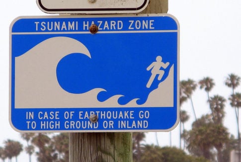 image_11__1024px-tsunami_hazard_zone_sign.jpg
